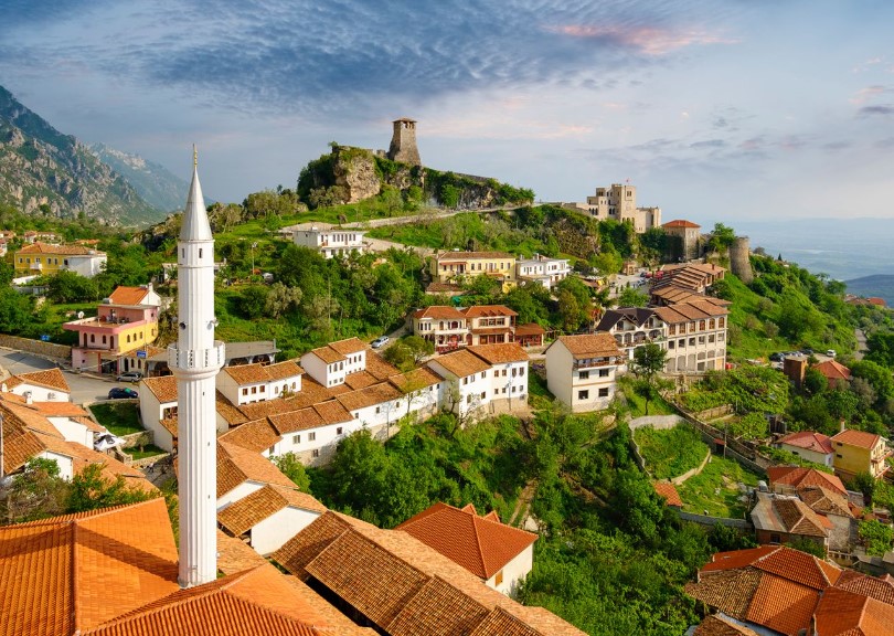 CNN rendit Shqipërinë si një ndër 12 destinacionet turistike të kësaj vere: Një perlë mesdhetare