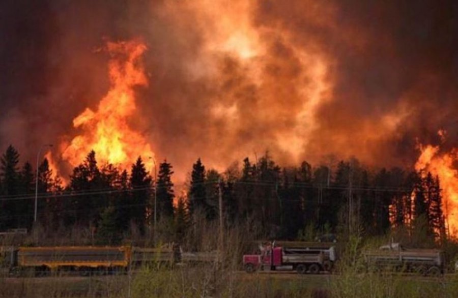 Provinca kanadeze Alberta shpall gjendjen e jashtëzakonshme pas zjarreve masive