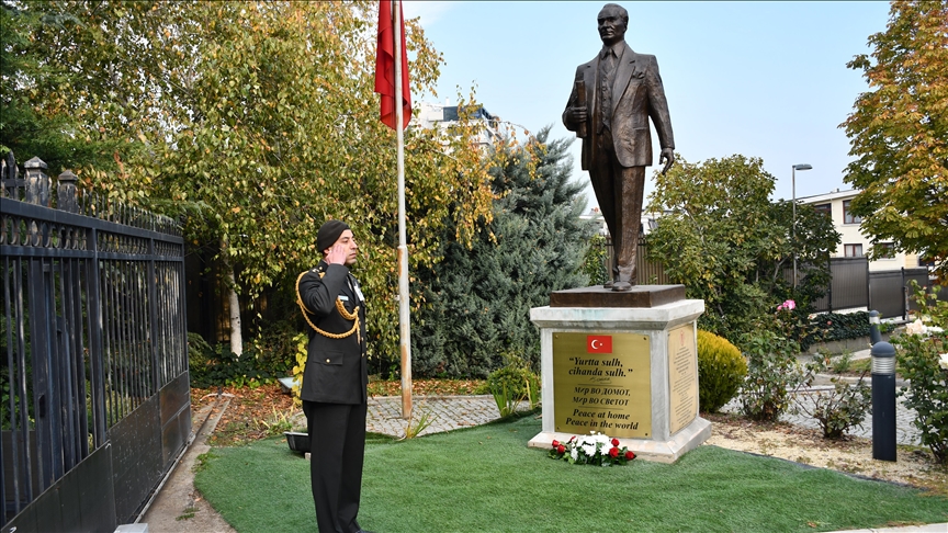 Në vendet e rajonit mbahet ceremoni përkujtimore në 86-vjetorin e ndarjes nga jeta të Ataturkut