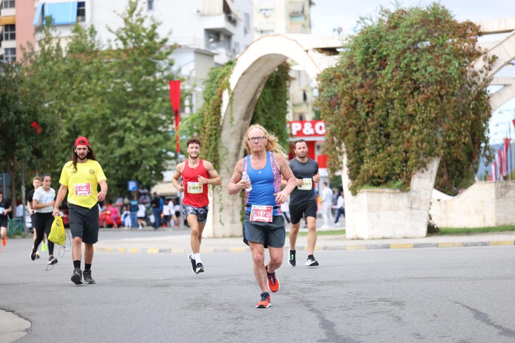 Maratona Skampa 2024 në Elbasan, Rama ndan fotot