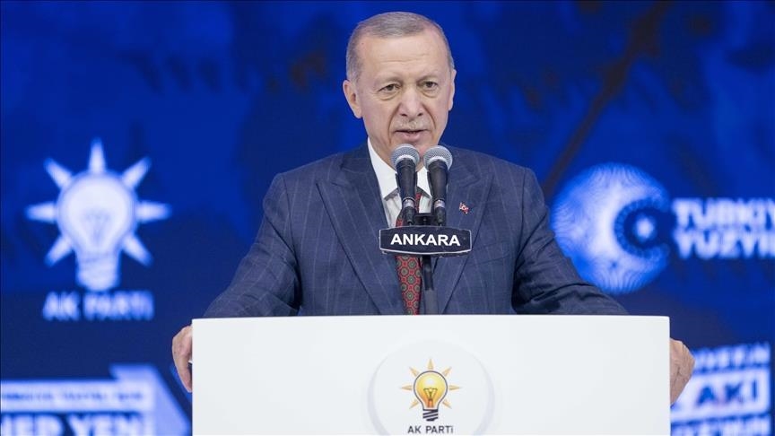 Erdoğan rizgjidhet kryetar i AK Partisë