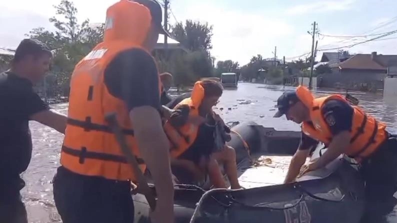 Përmbytje të rënda godasin Evropën Lindore, 4 të vdekur, dhjetëra mijëra të zhvendosur