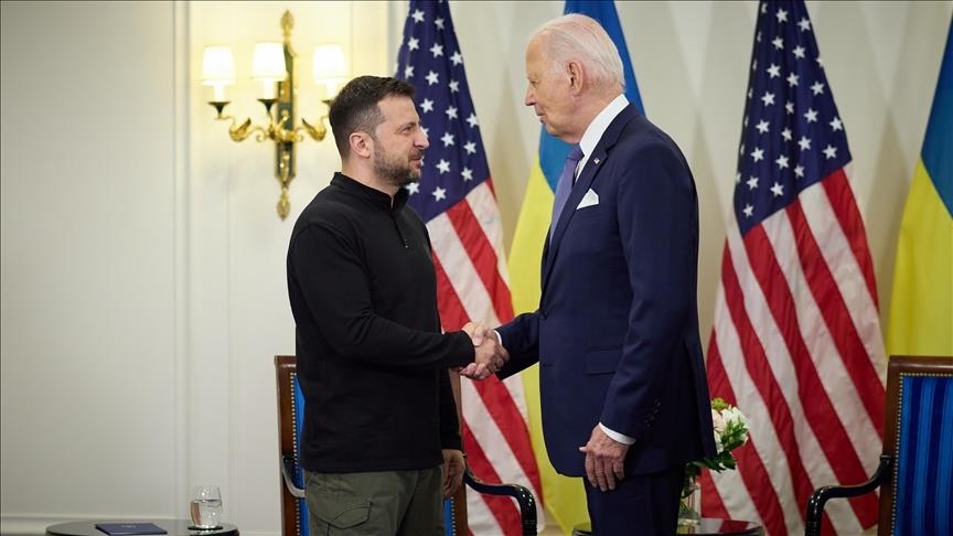 Presidenti ukrainas dëshiron të ndajë planin e tij të armëpushimit me presidentin Biden