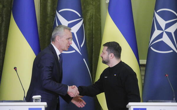 Stoltenberg: Vendi i Ukrainës është në NATO