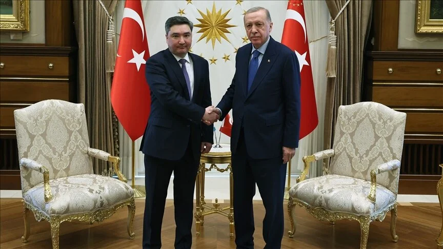 Presidenti turk dhe kryeministri kazak diskutojnë çështjet rajonale dhe globale