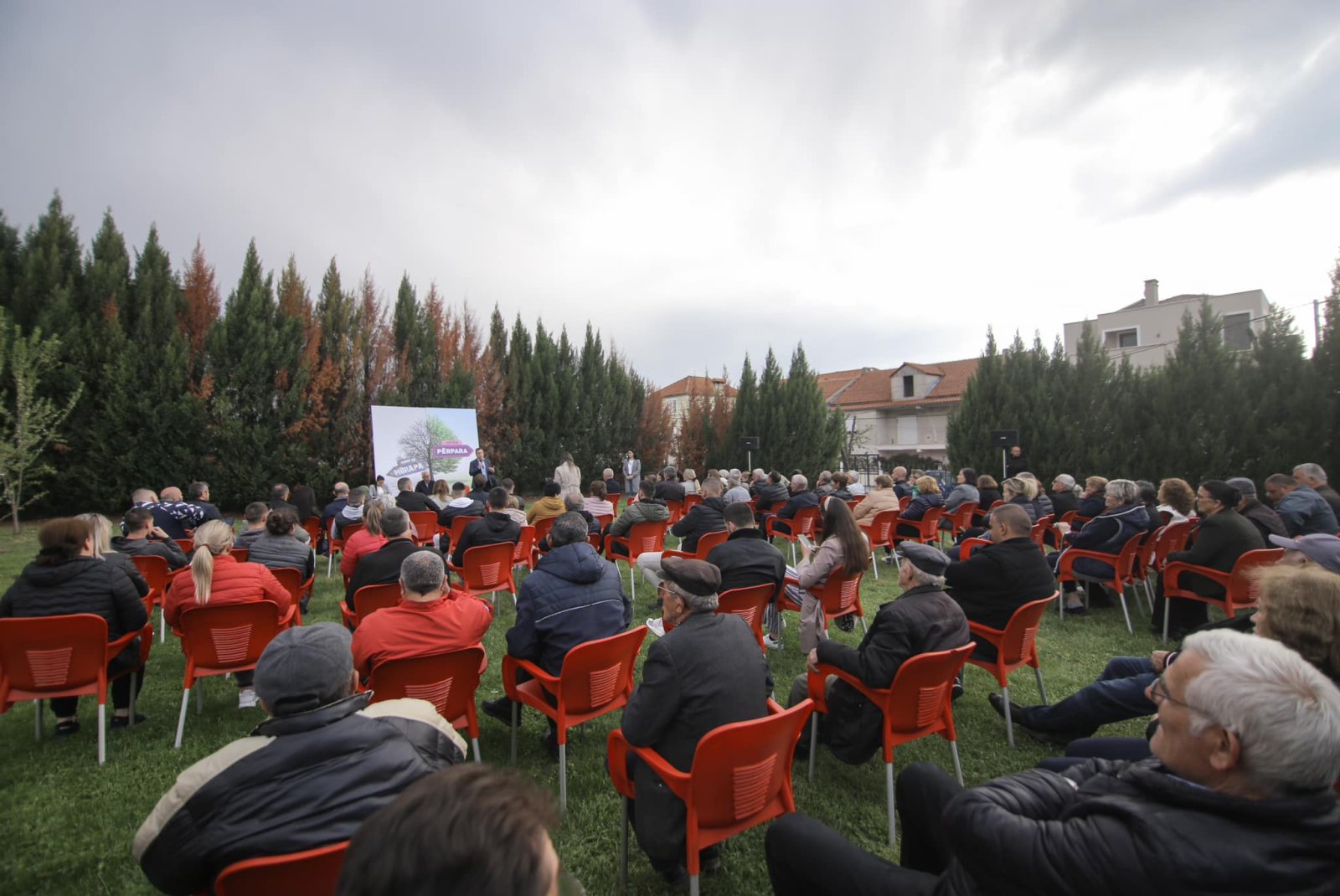 Peleshi me qytetarët në Korçë: Ky, mandati i rritjes ekonomike për të gjithë