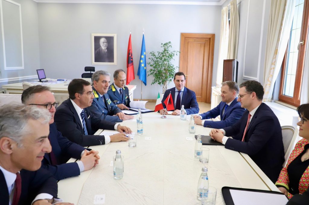 Komisioni i përbashkët doganor italo-shqiptar, rritje e bashkëpunimit dhe shkëmbim i informacionit