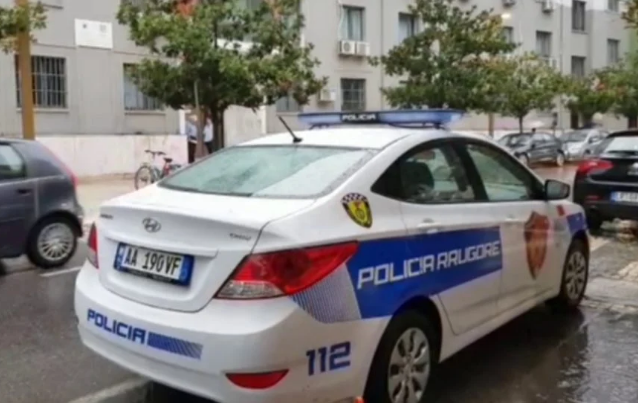 Vodhi para klientëve në një bankë private në Durrës, arrestohet 37-vjeçarja e shpallur në kërkim 