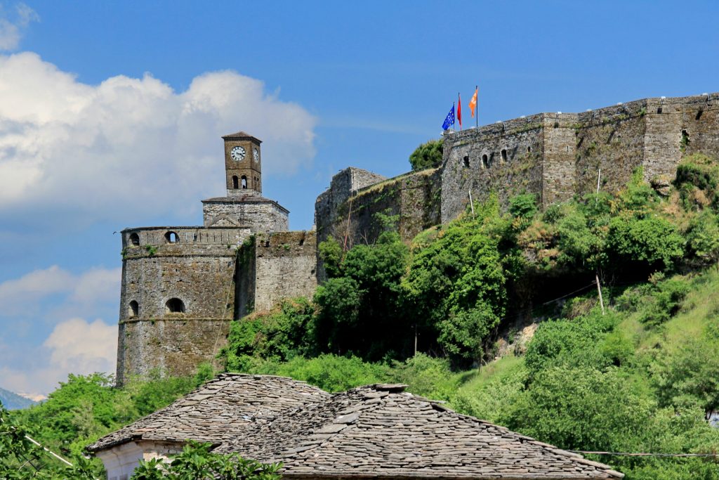 Kalaja e Gjirokastrës, sërish rekord vizitorësh edhe në korrik