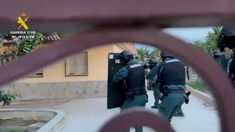 Spanjë/Shkatërrohet banda shqiptare e kultivimit të lëndëve narkotike,në pranga 9 persona
