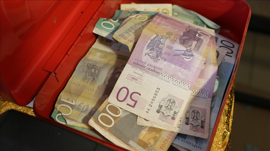 Kosovë, qytetarët serbë të shqetësuar për vendimin e largimit të dinarit