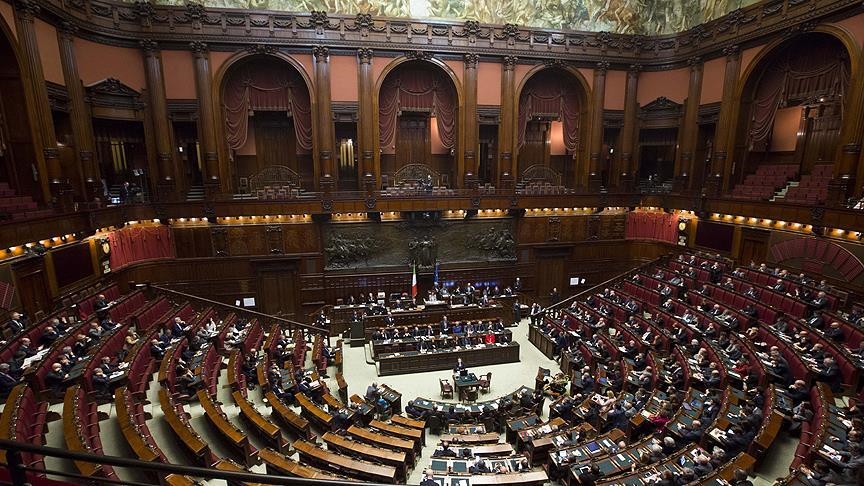 Parlamenti italian miraton marrëveshjen për emigrantët me Shqipërinë