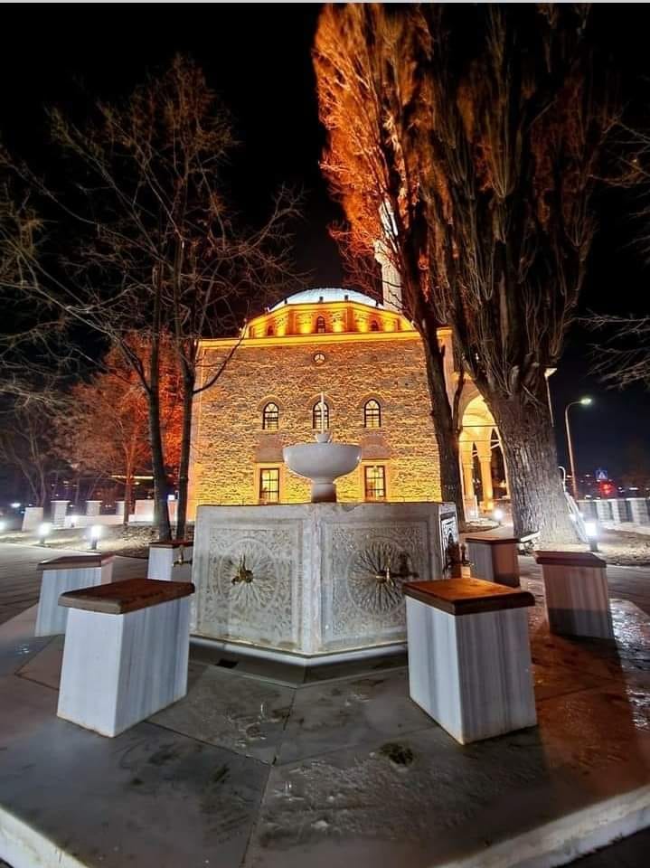 Xhamia 600-vjeçare i rikthehet komunitetit në Prishtinë