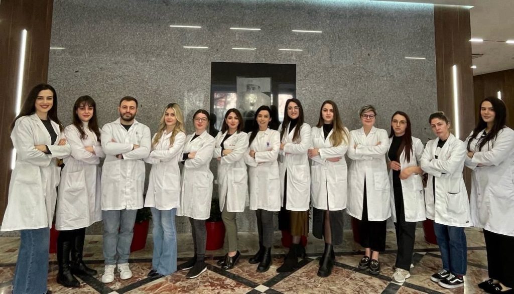 Koçiu: 20 mjekë të rinj specializim për obstetrikë-gjinekologji pranë “Koço Gliozhenit”