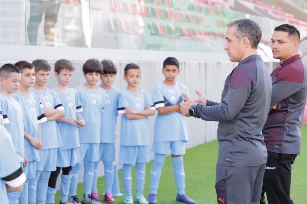 2 trajnerët e Manchester City në Durrës, Rama: Hapi i parë për çeljen e Akademisë së Futbollit