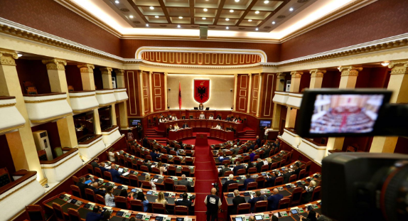 Byroja e Kuvendit nuk ndryshon vendimin, deputetët e PD mbeten të përjashtuar