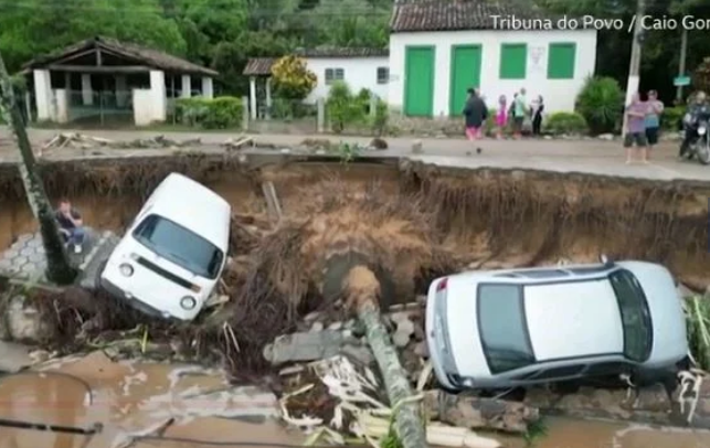  40 të vdekur dhe dhjetëra të zhdukur nga rrëshqitjet e dheut në Brazil
