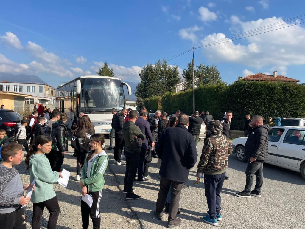 Vijon protesta e banorëve të Niklës për shkollën, mbështetur nga PD