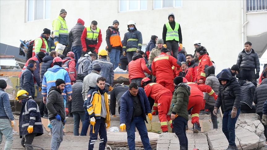 Ekipi i kërkim-shpëtimit nga Shqipëria befasohet nga dëmet e tërmetit në Türkiye