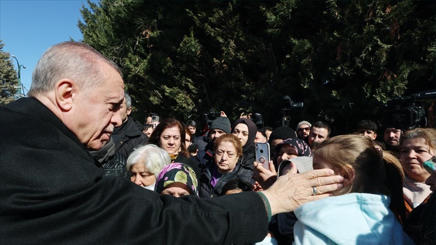 Erdoğan paralajmëron hyrjen në fuqi të gjendjes së jashtëzakonshme në provincat e goditura nga tërmeti