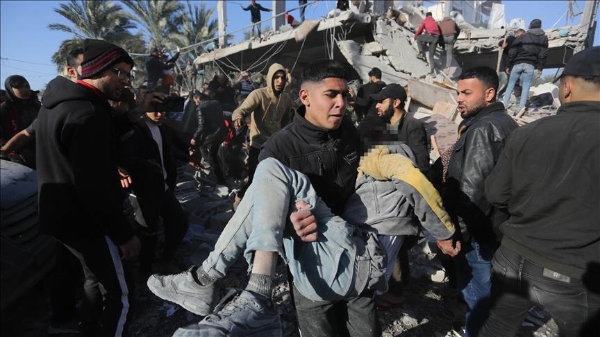 Të paktën 12 palestinezë humbin jetën në sulmet e Izraelit në jug të Rripit të Gazës