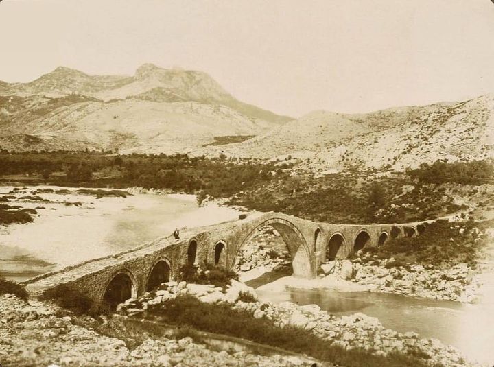Ura e Mesit, fotografuar më shumë se një shekull më parë nga Baldacci