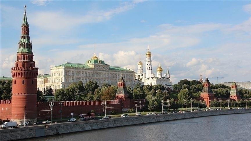 Kremlini: Dërgesa e armëve nga vendet perëndimore në Ukrainë, përfshirje e drejtpërdrejtë në konflikt