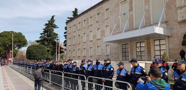 Protesta e opozitës, Policia harton planin e masave: Në gatishmëri 1 mijë efektivë dhe autobote uji. Rrugët që do bllokohen