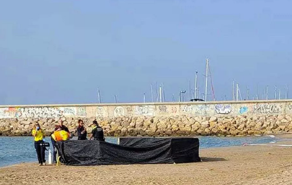 Gjendet trupi pa kokë i një vajze gjashtëmuajshe në plazhin spanjoll