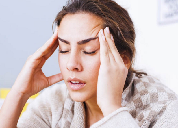Shenjat që tregojnë se dhimbja e kokës është në të vërtetë migrenë