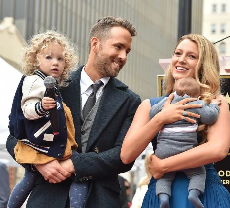 Ryan Reynolds zbulon emrin e fëmijës së katërt, më shumë se një vit pas lindjes