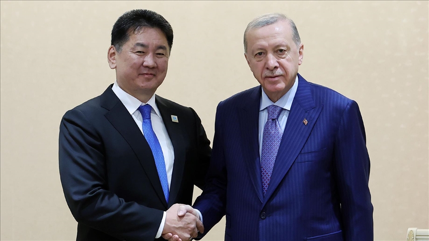 Erdoğan takohet me presidentin e Mongolisë në Astana
