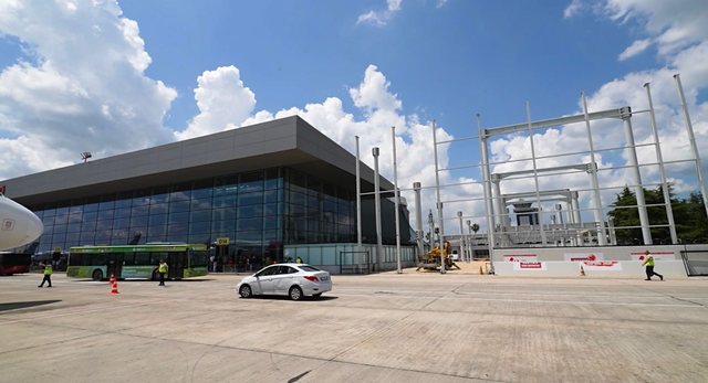 Aeroporti Ndërkombëtar i Tiranës vijon punimet infrastrukturore për të rritur kapacitetet për pasagjerët