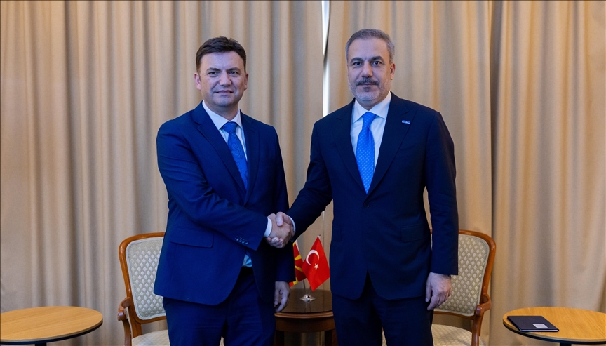 Osmani takon në Shkup homologun e tij turk, Hakan Fidan