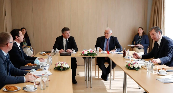 Kurti dhe Vuçiç konfirmojnë pjesëmarrjen në takimin e Brukselit
