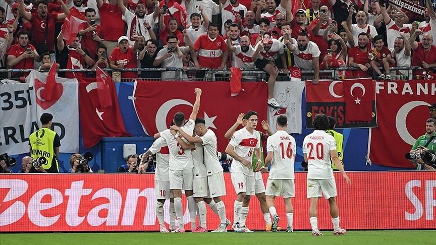 EURO 2024: Türkiye mposht Çekinë; përballë me Austrinë në raundin e radhës