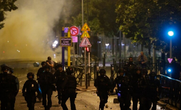 Të paktën 150 të arrestuar gjatë trazirave në Francë