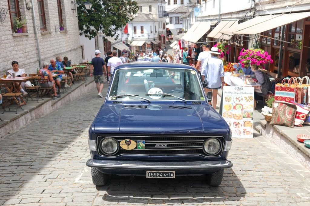 Rama: Parada e makinave retro në Gjirokastër, atmosferë fantastike
