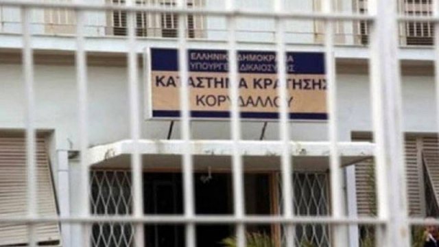Përplasje e dhunshme në burgun grek, shqiptari i dënuar me 34 vite burg plagos rëndë dy persona