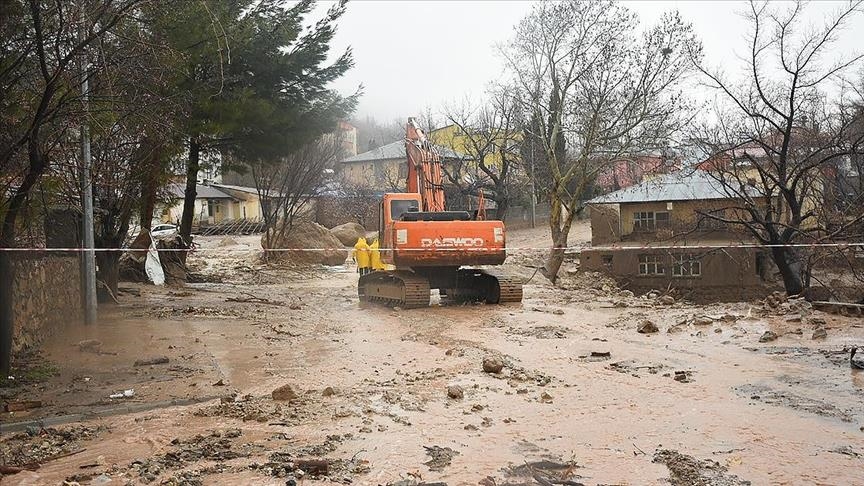 Rritet në 14 numri i të vdekurve nga përmbytjet në Türkiyen juglindore