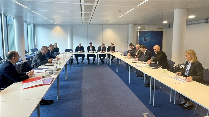 Marrëveshja e normalizimit Kosovë-Serbi dhe çështja e dinarit u diskutuan në Bruksel
