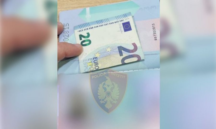Kapshticë/ Tentoi të korruptonte punonjësin e Policisë Kufitare me 20 euro, procedohet 26-vjeçari