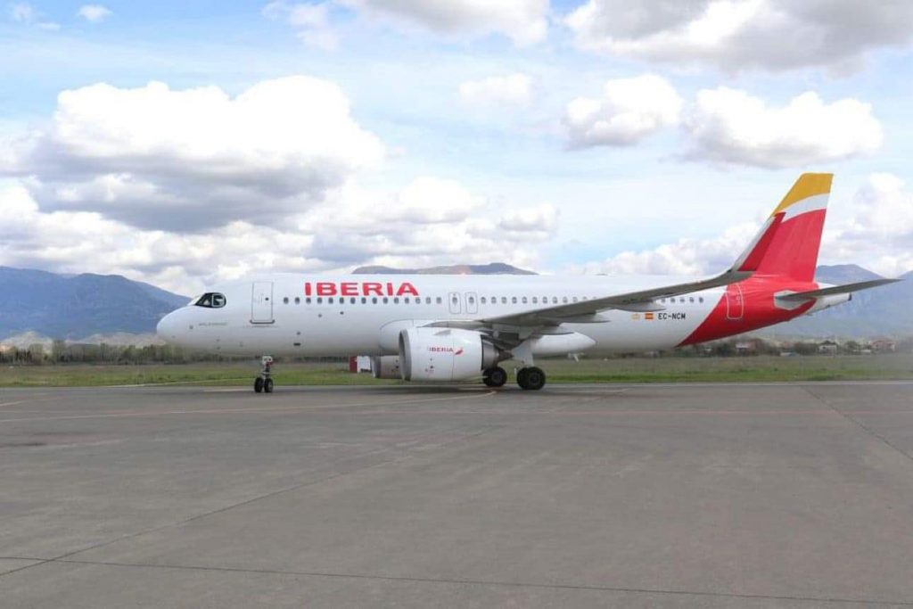 Kumbaro: Kompania spanjolle “Iberia” nis fluturimet në linjën Madrid-Tiranë-Madrid