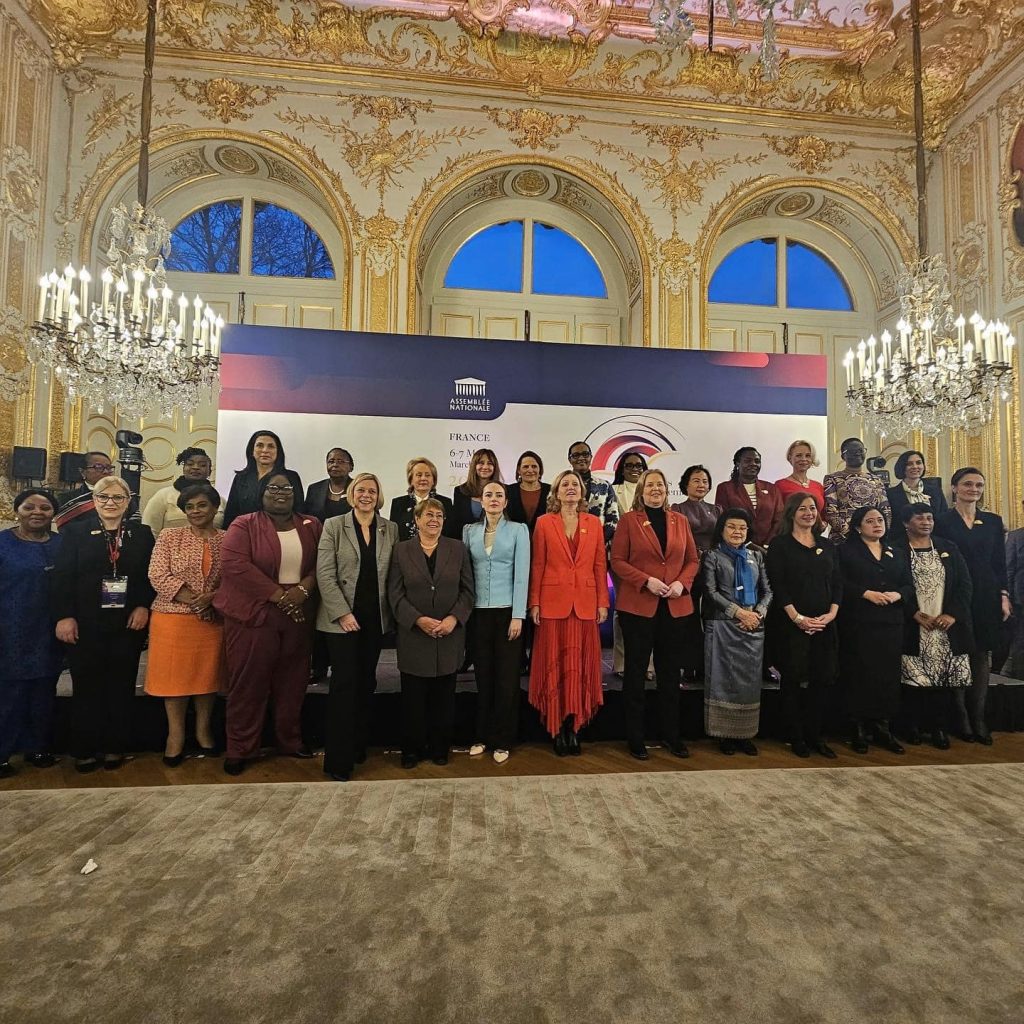 Nikolla në Samitin Botëror të Grave Kryeparlamentare në Paris