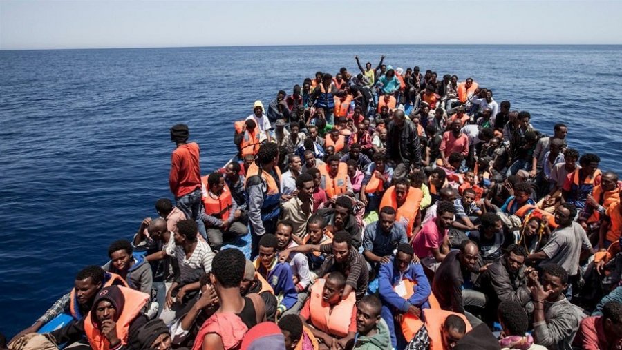 Mbi 1000 emigrantë mbërrijnë në Itali në 24 orët e fundit