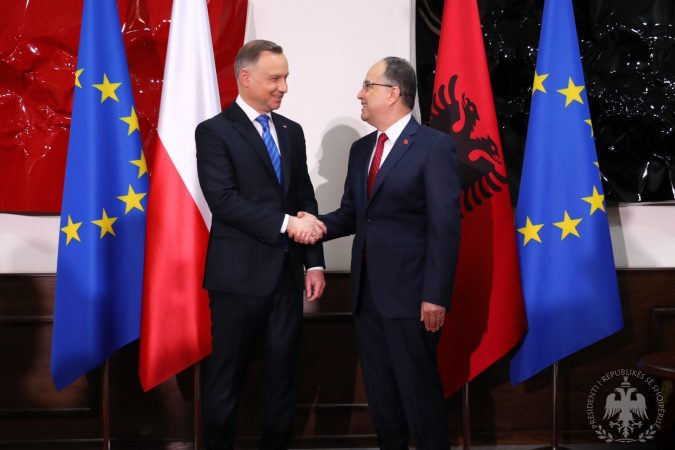 Presidenti Begaj pret në Tiranë homologun polak: Mirënjohje për kontributin që Polonia ka dhënë për paqen dhe stabilitetin e rajonit në Ballkanin Perëndimor