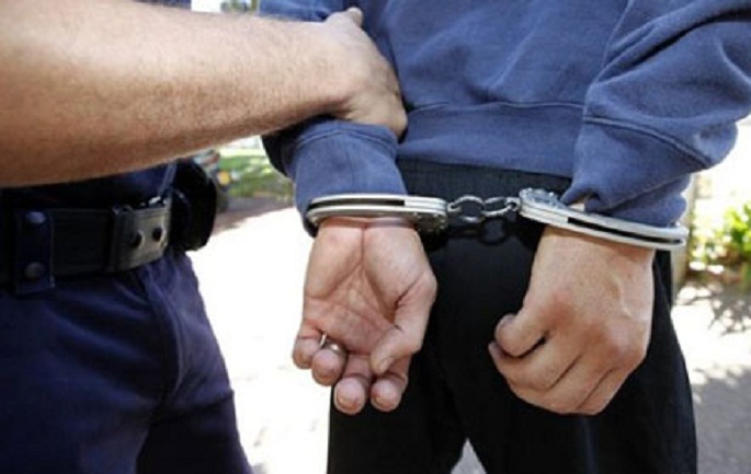Kërcënoi me mesazhe punonjësin e policisë, arrestohet 40-vjeçari në Tiranë