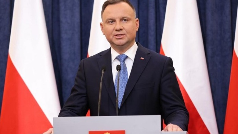 Presidenti i Polonisë sot në Tiranë, pritet me ceremoni shtetërore nga Begaj