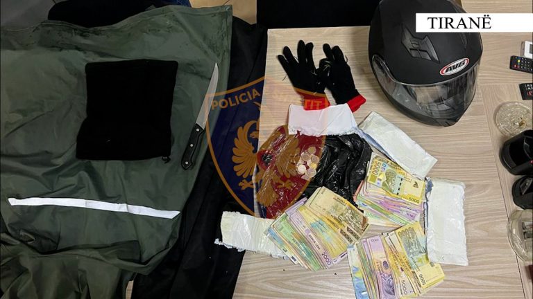  Vodhi paratë e postës private nën kërcënimin e thikës, identifikohet dhe arrestohet 27-vjeçari në Tiranë