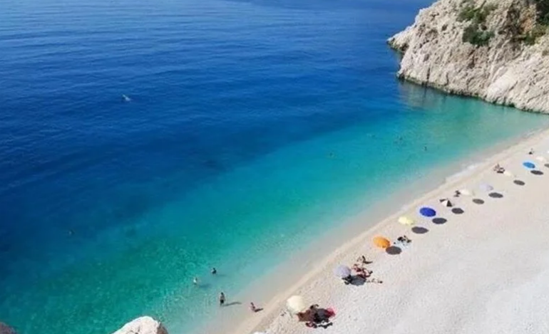 Türkiye renditet e treta në botë për plazhet me “flamur të kaltër”